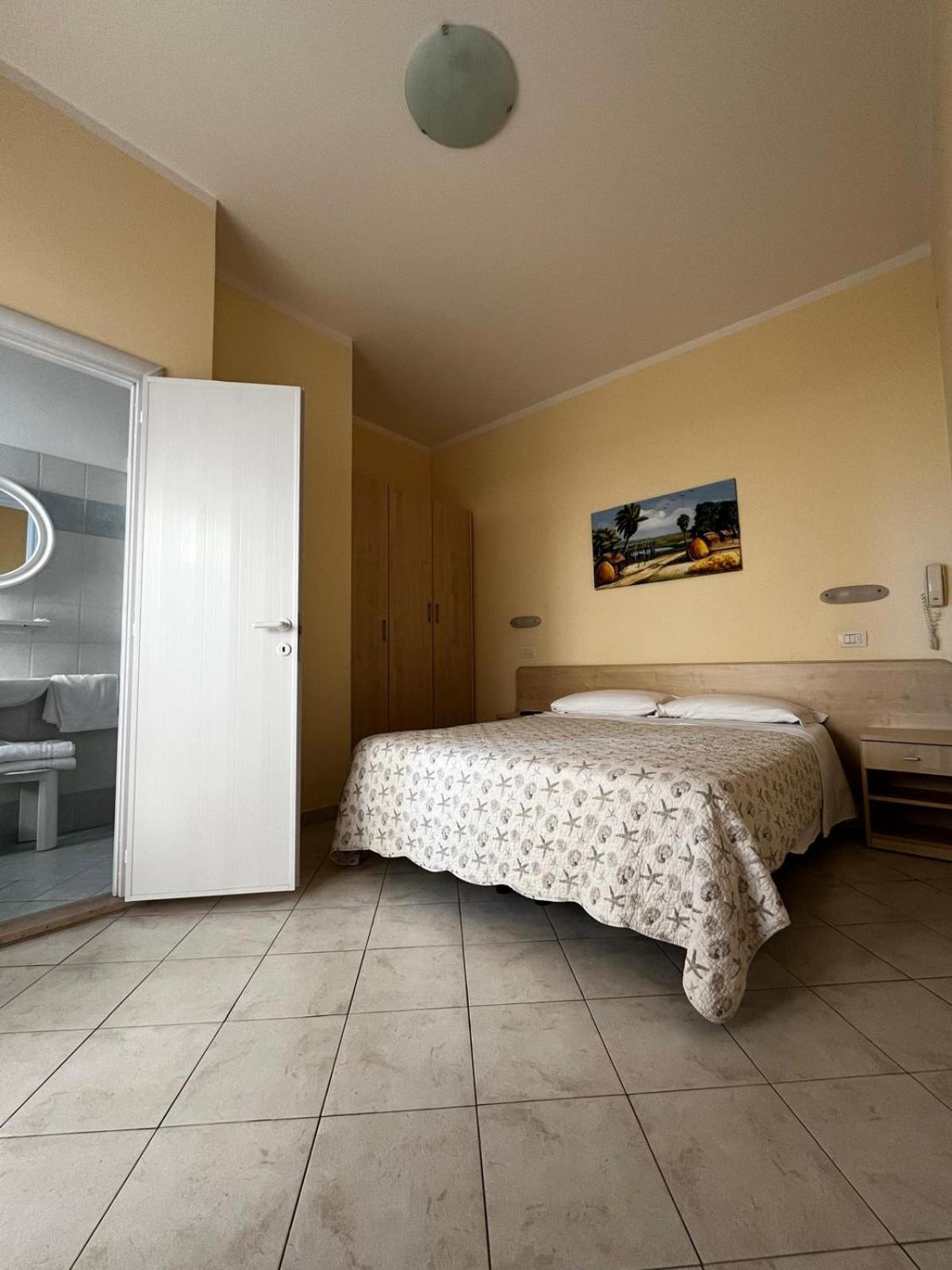 Hotel Giove Dipendenza Hotel Fiamma Cesenatico Luaran gambar
