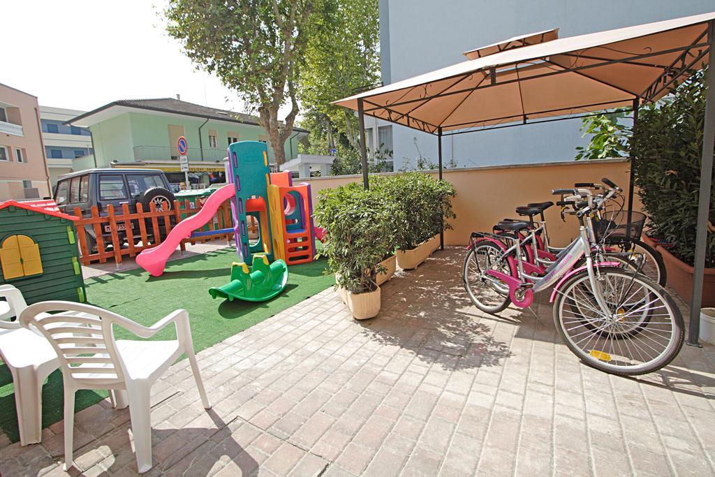 Hotel Giove Dipendenza Hotel Fiamma Cesenatico Luaran gambar